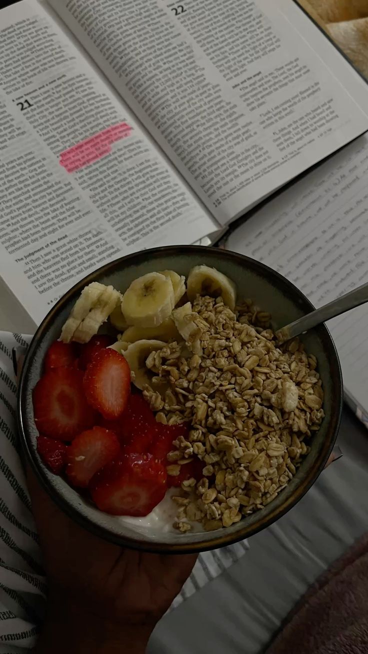 🥣 Why Monday Mood?